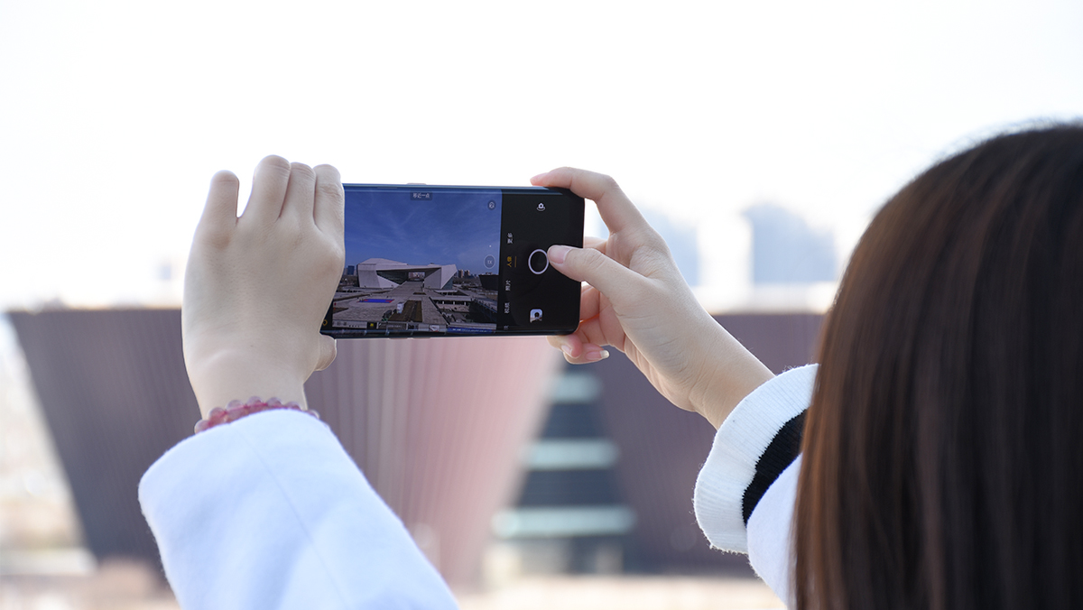 oppofindx2pro素皮耐久测试,精致外观给你不一样的颜值体验