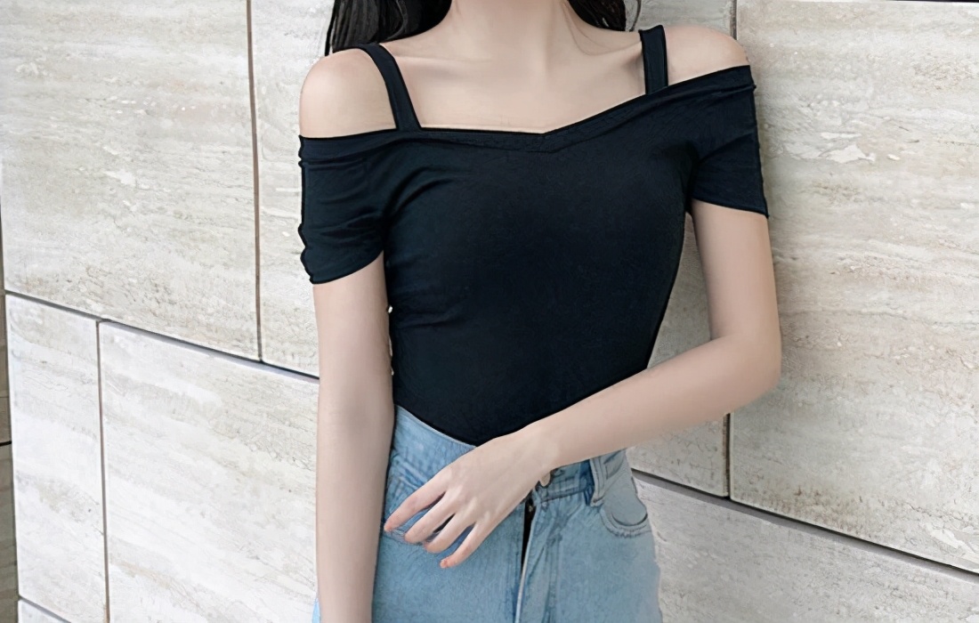 露肩上衣不让露肩穿法,露肩衣服可以不露肩穿法更好看