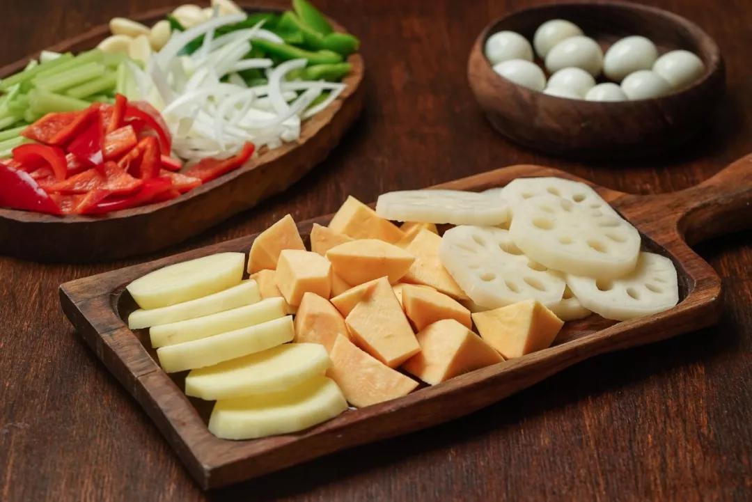 不加一滴水,让你一口入魂的三汁焖锅