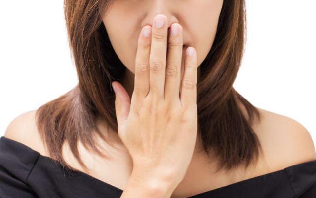 女人洗澡时，为什么喜欢站着排尿？多数人可能不好意思