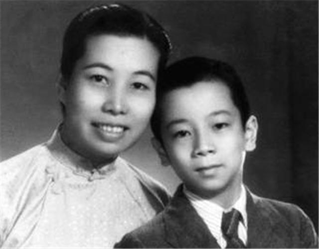 鲁迅玩伴闰土，本人晚年生活凄惨，子女后代却完美逆袭，幸福一生