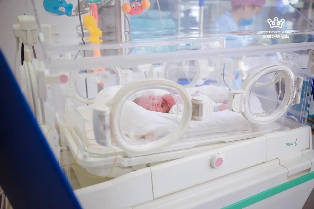 孕期宫颈息肉的切除过程,记录怀胎41周孕妇的顺产分娩过程