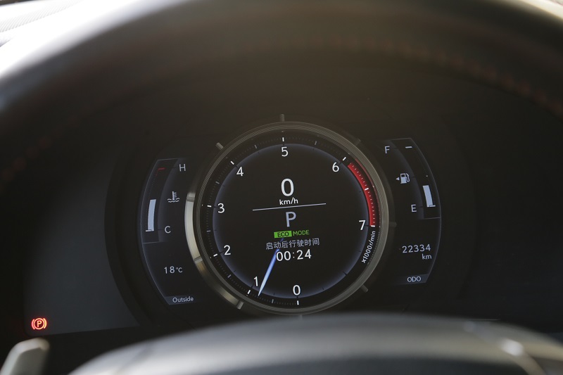 雷克萨斯IS300体验报告：我没法再做一个“肉人”