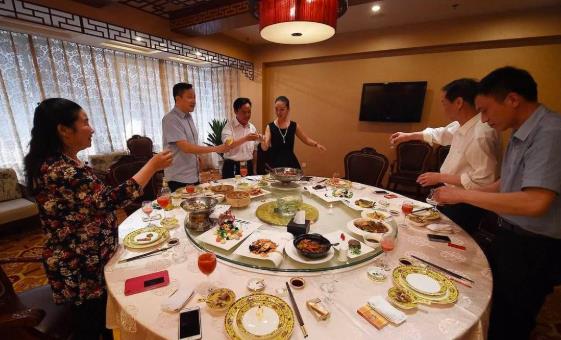 人在越困难时候越要学会投资自己,越是穷越舍得在这三件事上投资