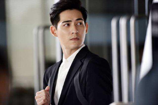 周渝民中年发福，颜值不比当年，为何都说他是梁朝伟接班人？