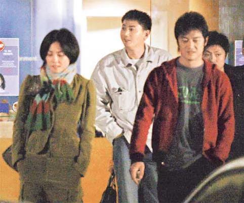 王菲广告大赏完整版,发几张王菲在90年代初做的广告