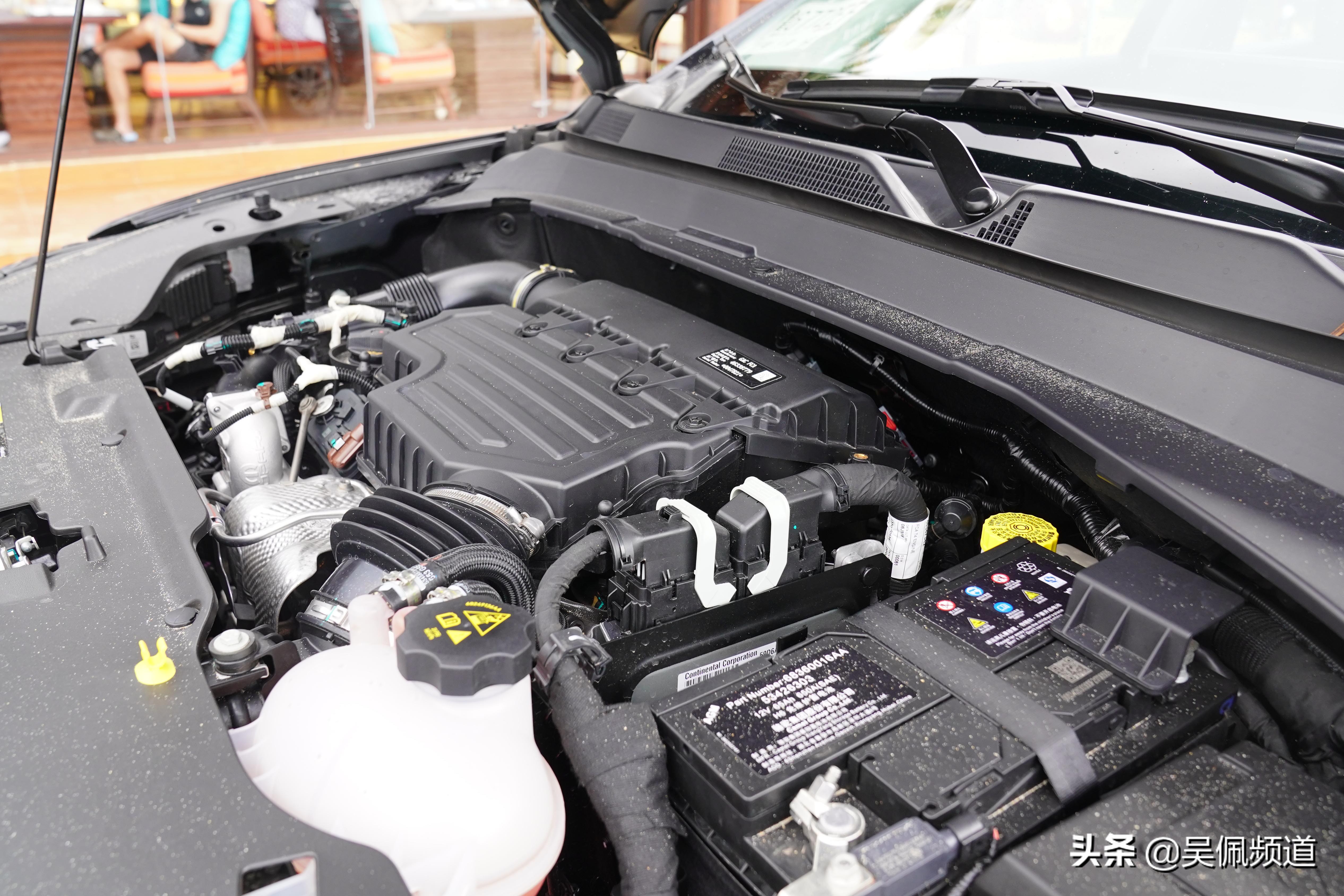 jeep指南者2020款四驱越野视频,2021款jeep指南者空间测评