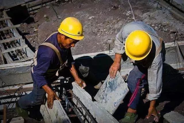 订单少！月薪8000人难招！纺织老板年前就开始抢人