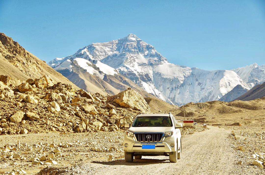 成都租车普拉多去西藏自驾价格表,成都进藏租普拉多7座多少钱