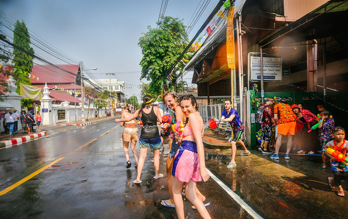 泰国芭提雅好莱坞酒吧泼水节活动,凯哥旅游团在泰国芭提雅泼水节