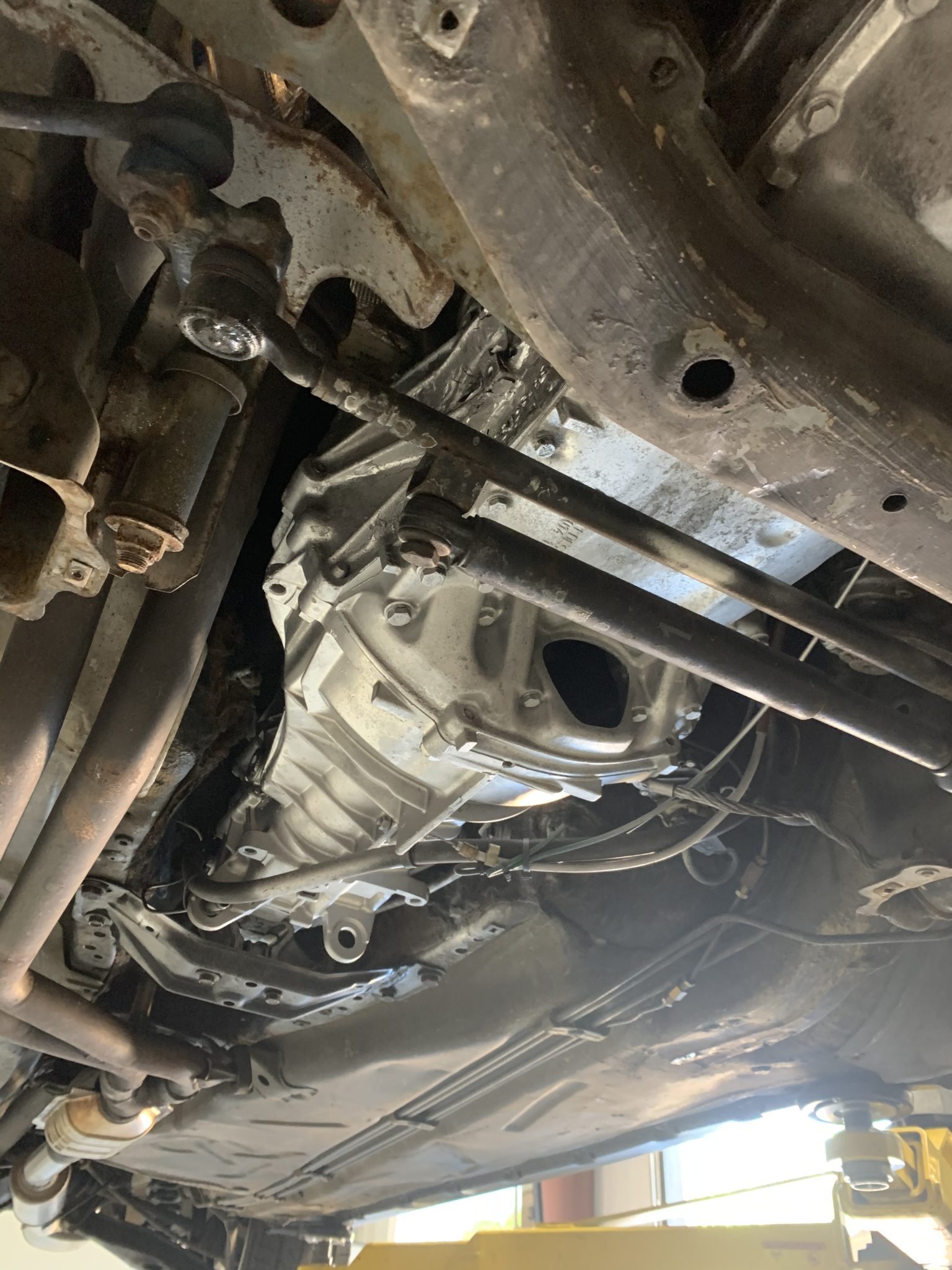 你信么？30年前的“小虎头”奔驰E级，至今还有人念念不忘