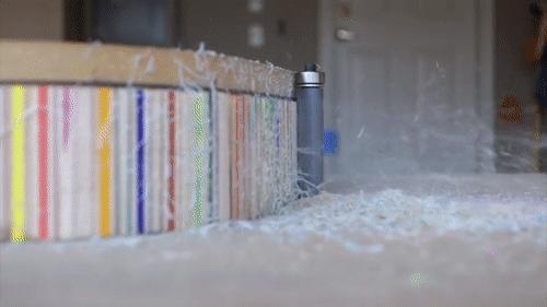 酷！外国小伙用1200支铅笔做了一把史诗般的定制吉他