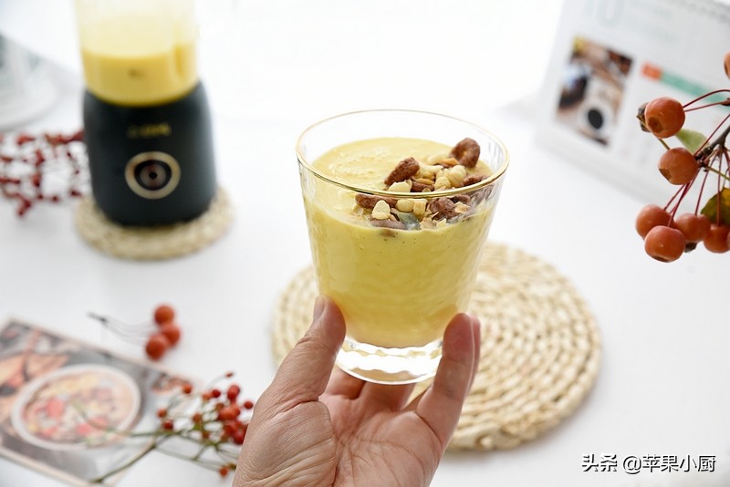 牛奶果汁饮品最简单的做法,天冷喝个鲜果茶