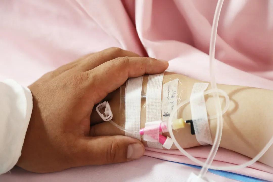 准爸爸进产房陪产,准爸爸陪同剖宫产可以吗