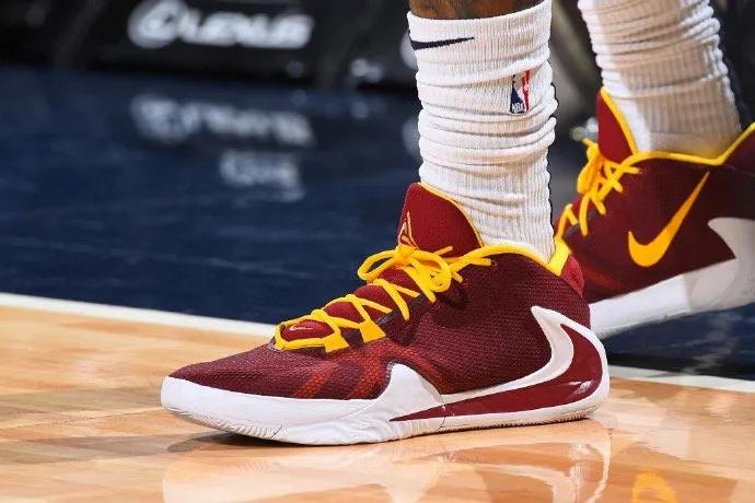 掘金勇士季后赛上脚球鞋,nba球星上脚球鞋22-23
