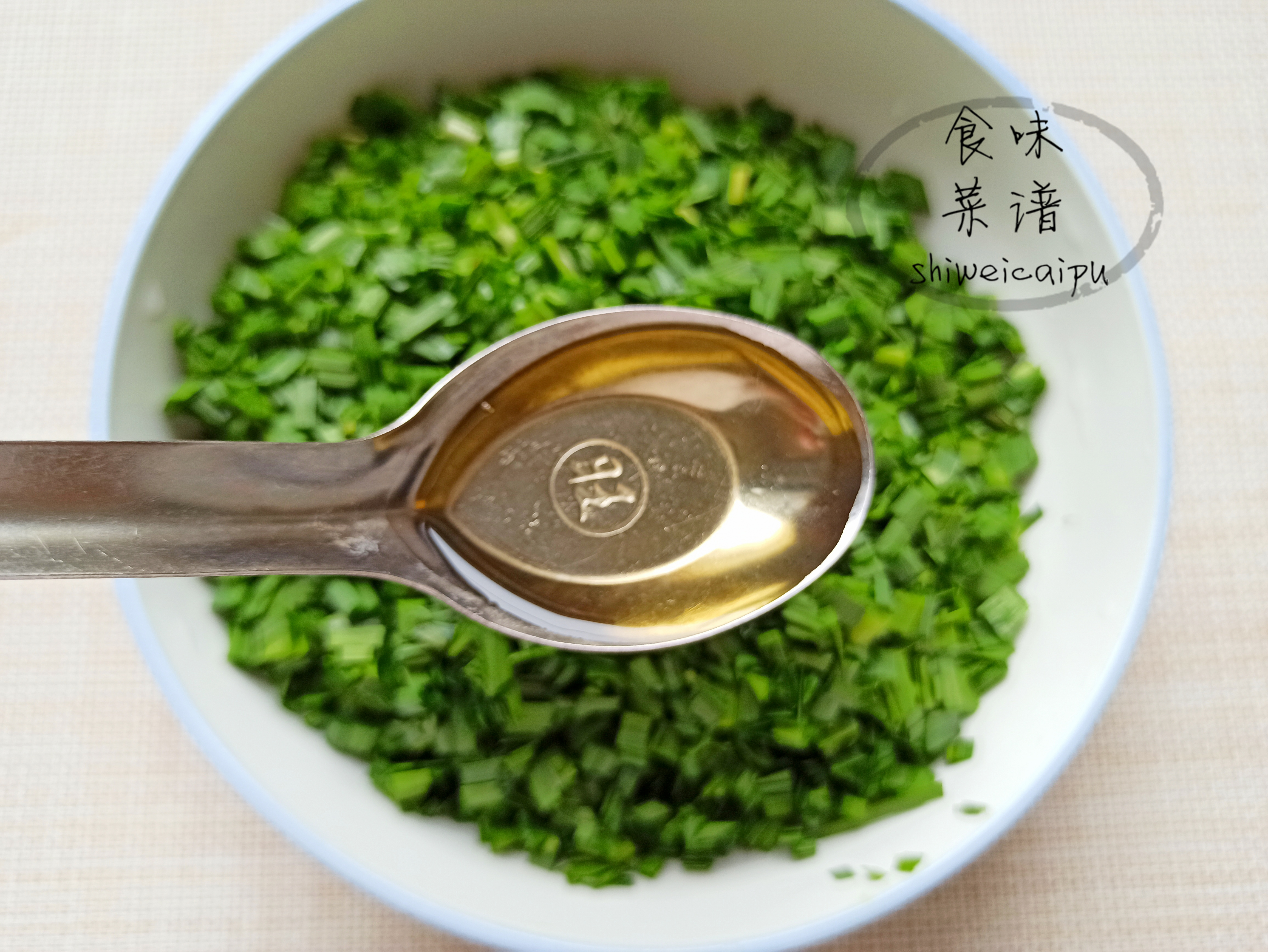 韭菜做饺子馅怎么样就不出汤了,韭菜馅饺子如何让韭菜不出水