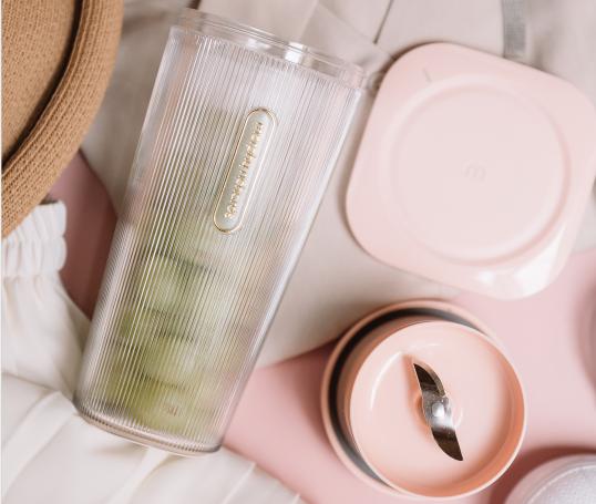 摩飞便携榨汁杯使用视频,摩飞便携榨汁杯做热饮