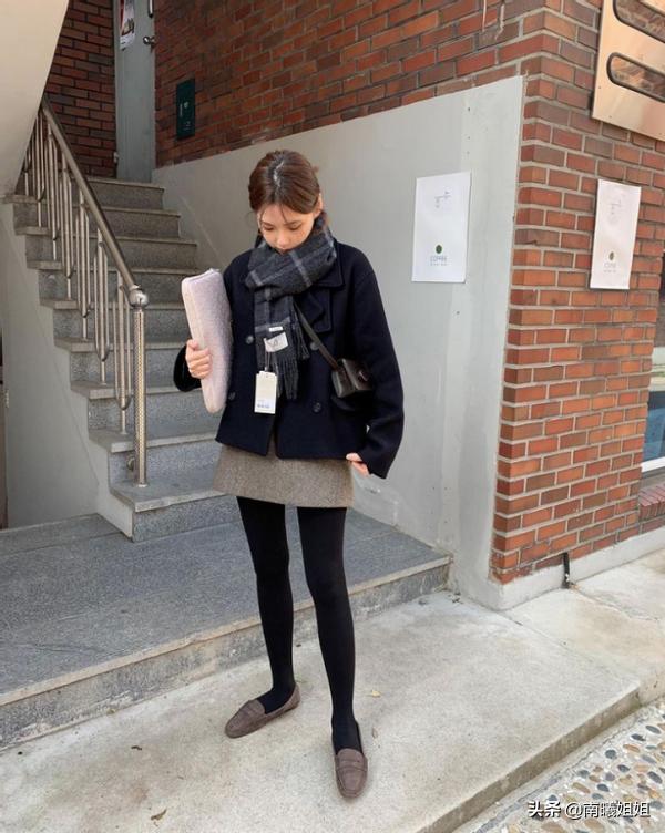 缩口裤怎么搭配高级,宽松裤怎么搭配才好看