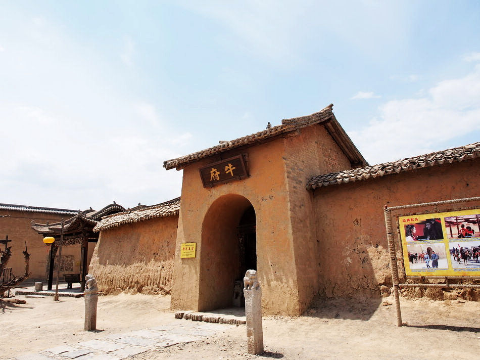 跟着星爷和老谋子的电影，去逛这座大名鼎鼎的西北影视城堡