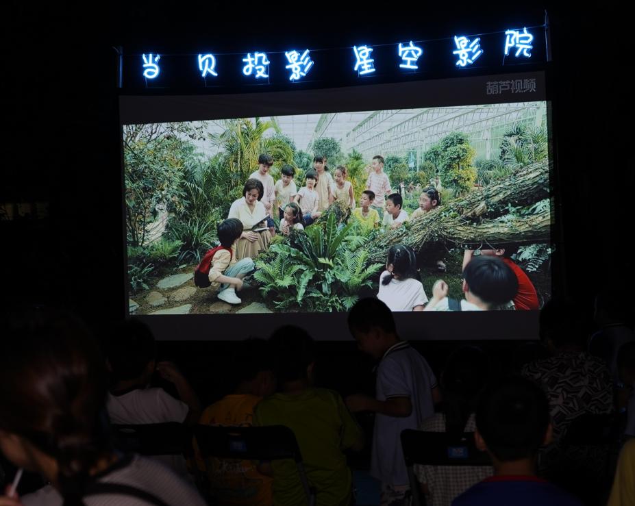 杭州露天电影播放,杭州一小区的这把火差点酿成悲剧