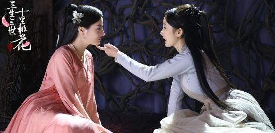 11年前杨幂为刘亦菲打伞,网曝杨幂曾为刘亦菲撑伞