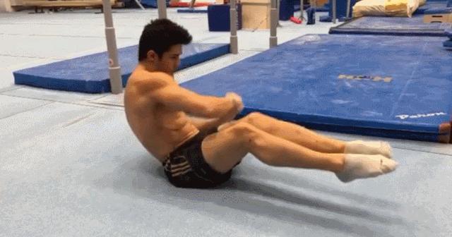 “巴西吴彦祖”爆红网络，帅气颜值不输本尊，完美身材叫板彭于晏