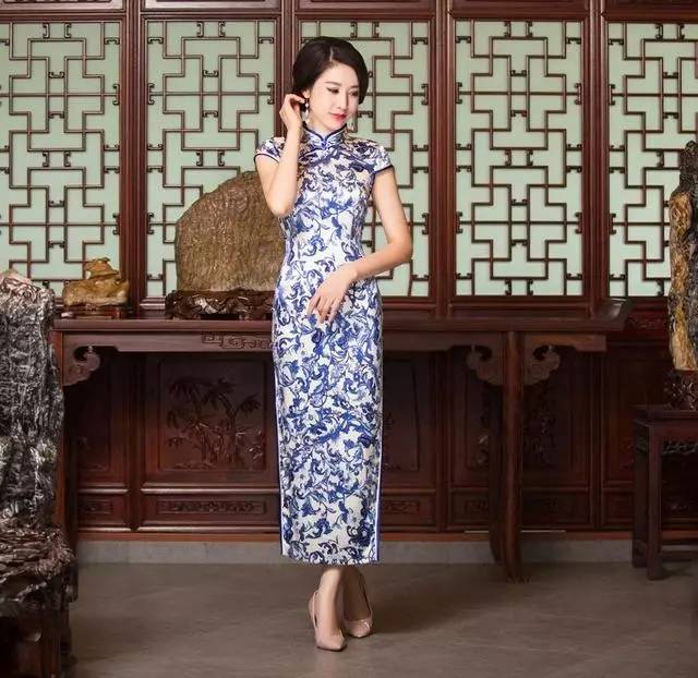 中国的旗袍之美，是一种无法复制的超越之美