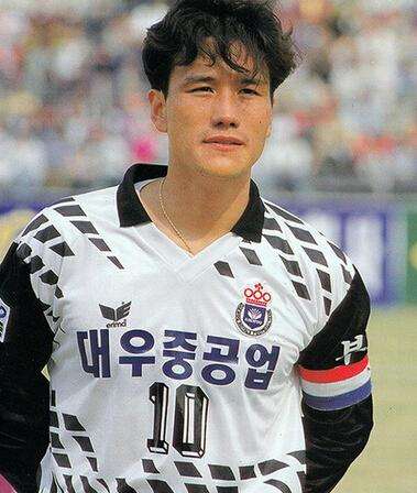 韩国射手榜孙兴慜,金英权和孙兴慜