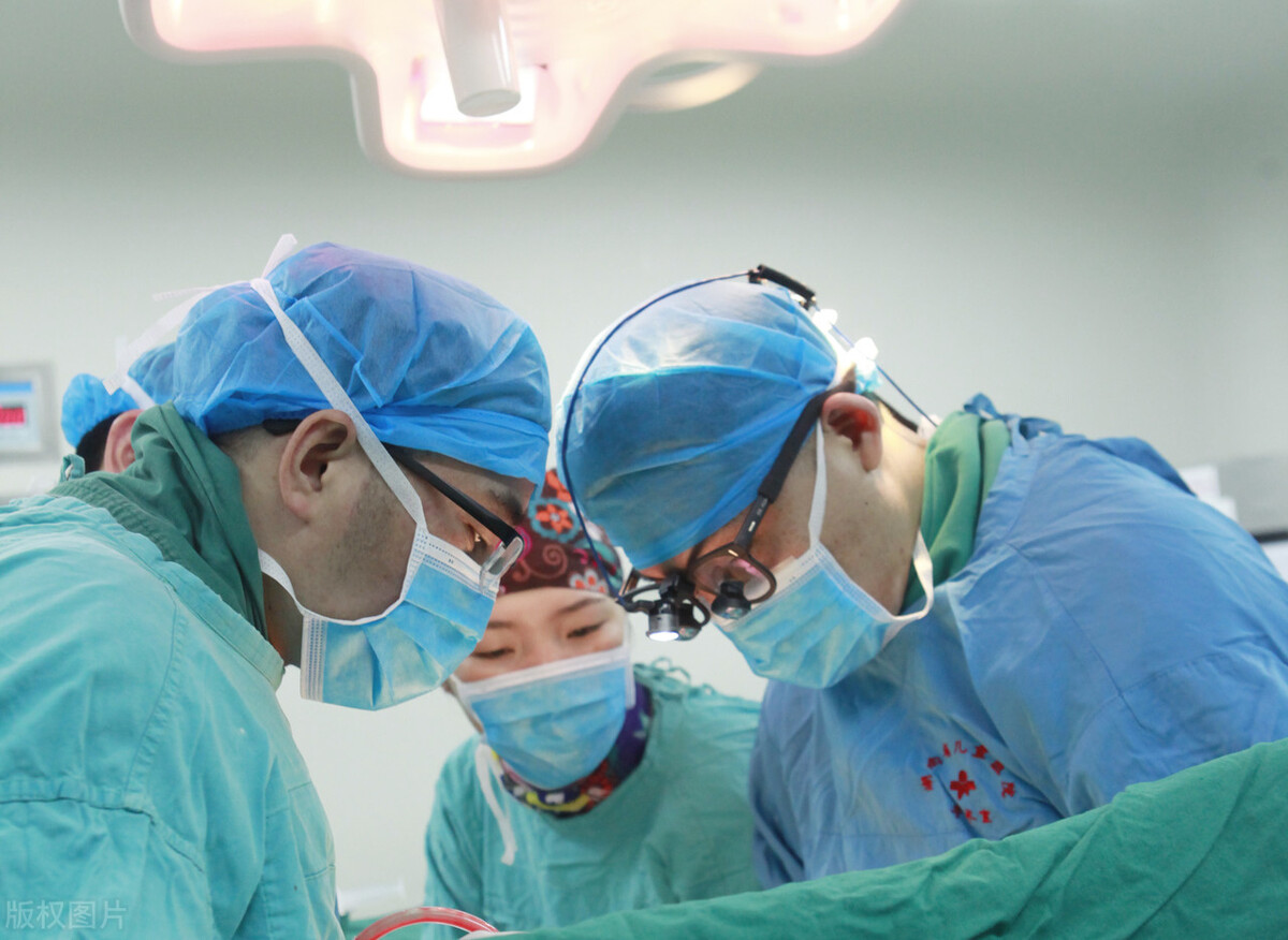 鱼刺扎到手伤口不愈合,鱼刺扎了手指导致截肢