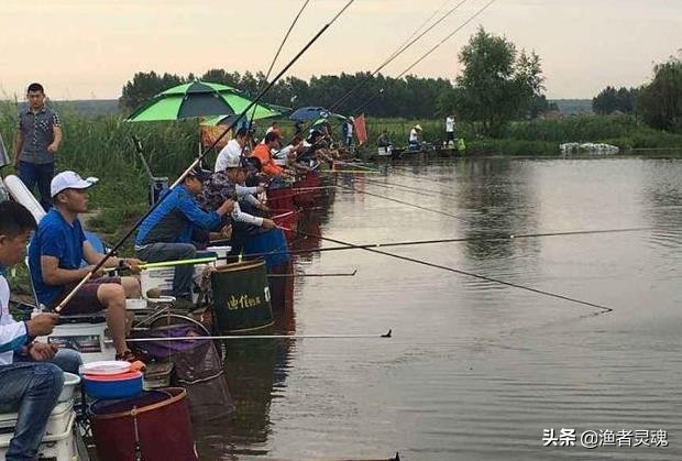 臭底黑坑怎么玩,黑坑底部污染严重怎么钓
