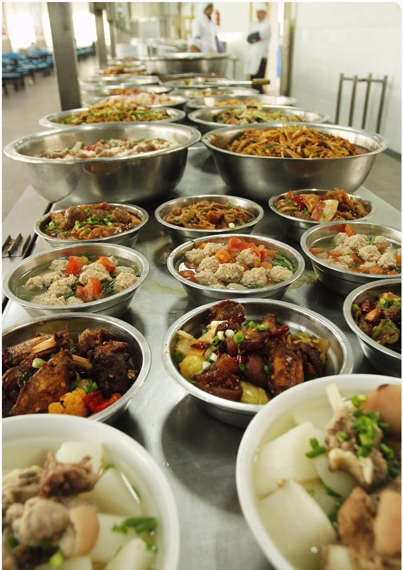 吃在“远航大酒楼”,绵阳学生的最高伙食标准