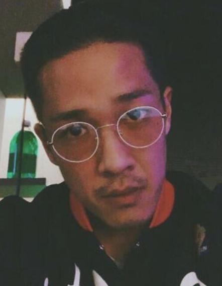 张丰毅的儿子近照曝光,张丰毅儿子近照曝光