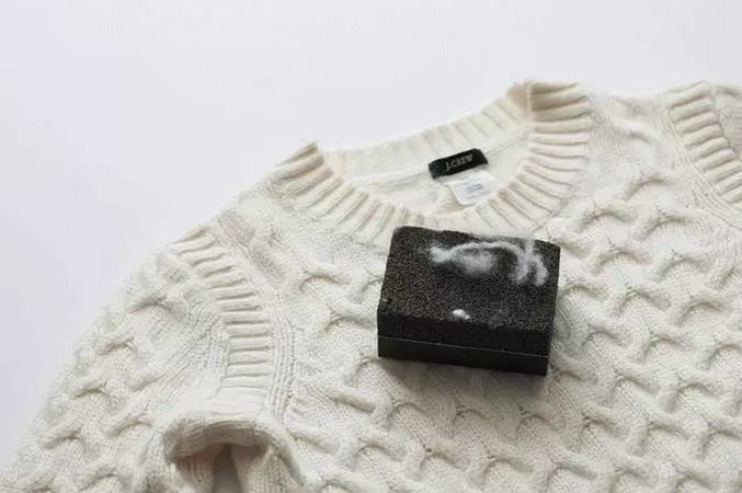 毛衣穿一天就起球是质量问题吗,毛衣起球教你一招毛衣焕然一新