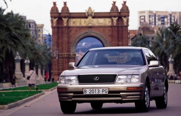 03年皇冠值得买吗,三四十万买丰田