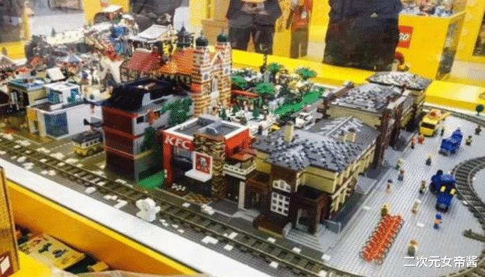 靠卖“盗版乐高”,9人5年收入3亿,乐高为何如此受欢迎?