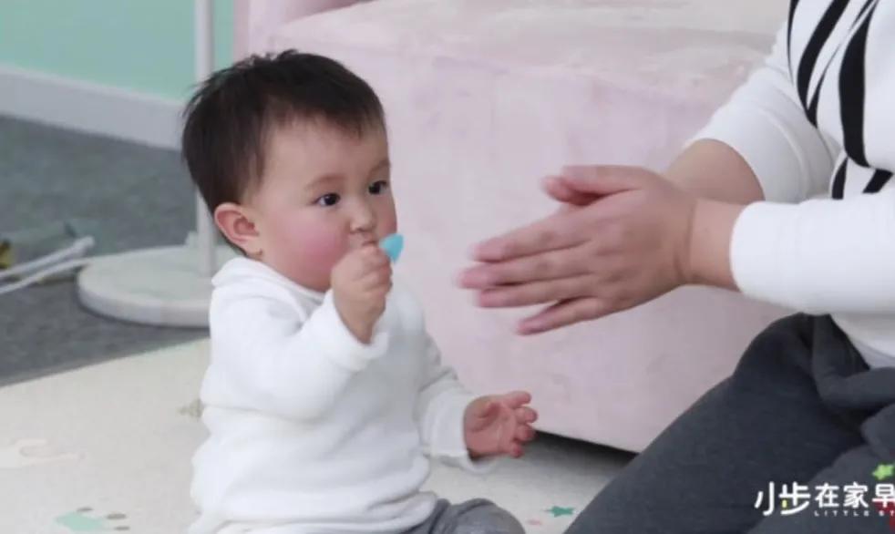 如何陪伴孩子且沟通,怎么陪孩子度过空间敏感期