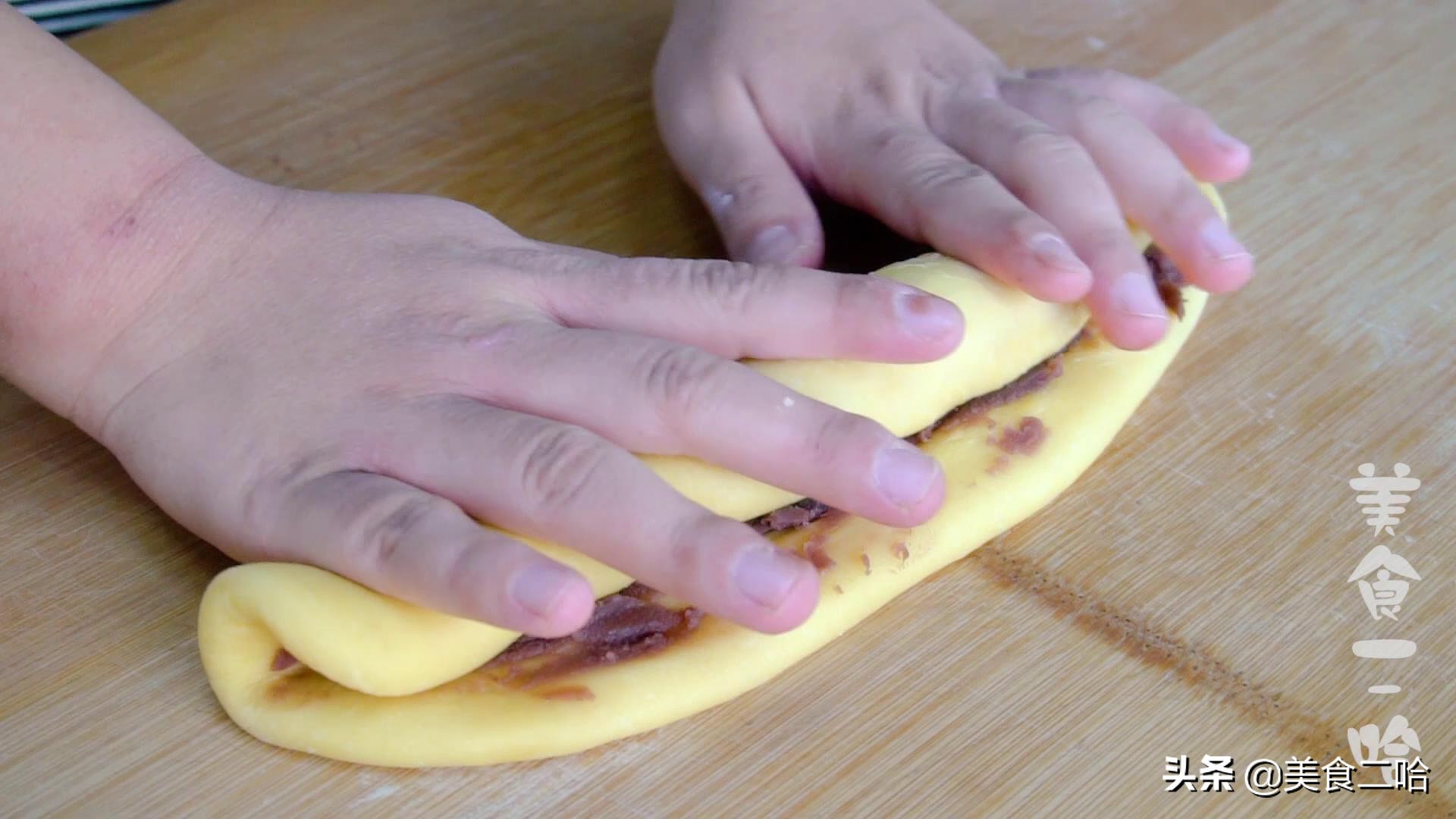 蒸面包不塌不回缩的诀窍,家里没饭了做个饼