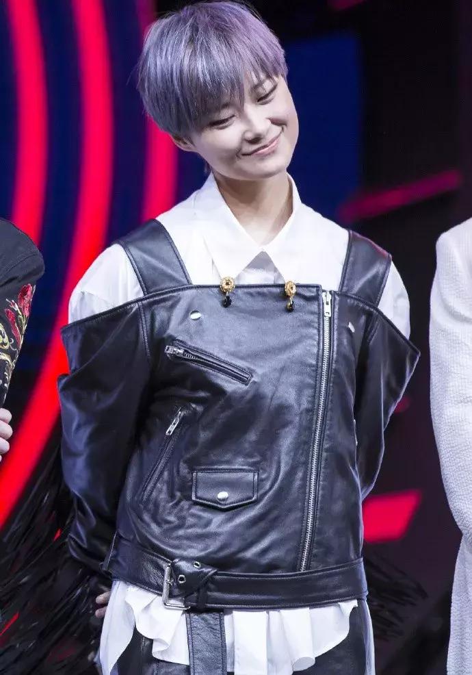 李宇春王俊凯视频,吴青峰李宇春同款