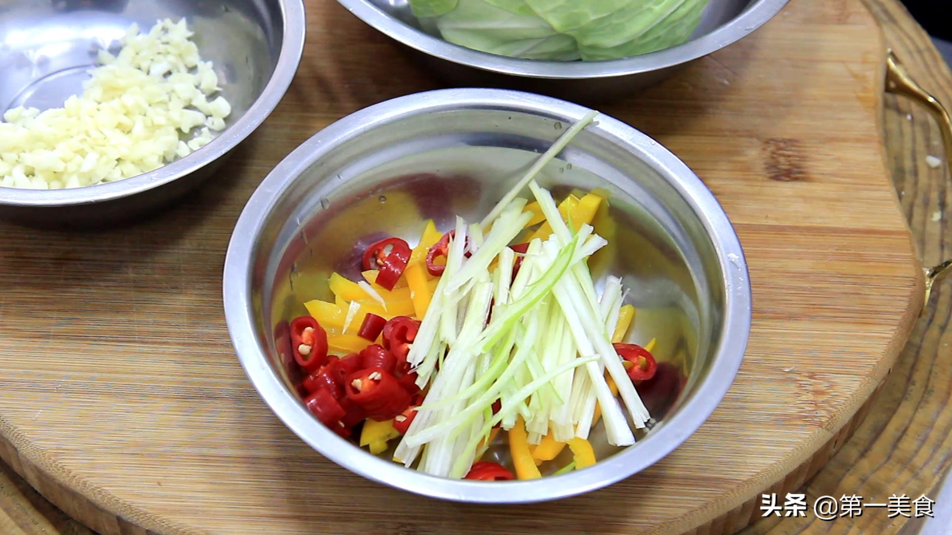 简单凉拌包菜的正宗做法,辣拌包菜的做法大全