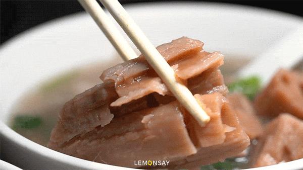 藏在水库的“阿姨街”，人均20块胖成猪