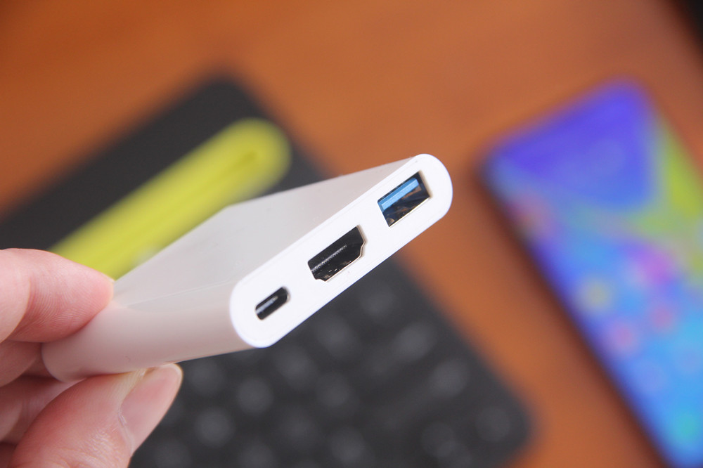 能给手机做成电脑的显示器,给手机配个显示器