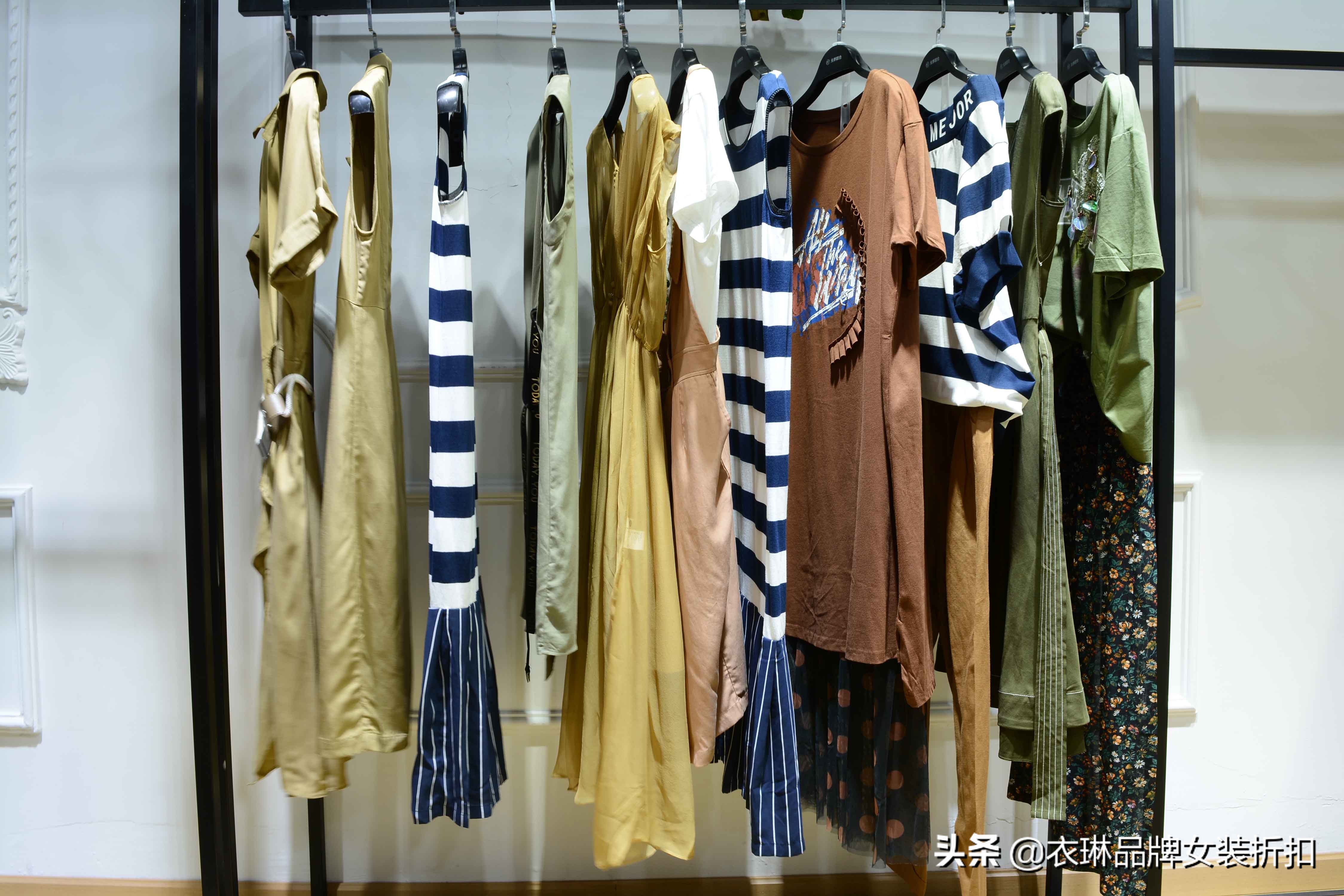 女装尾货批发市场进货渠道,品牌女装尾货批发注意什么