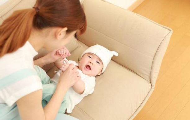 宝宝口欲期吃手要洗干净吗,孩子吃手有什么好办法