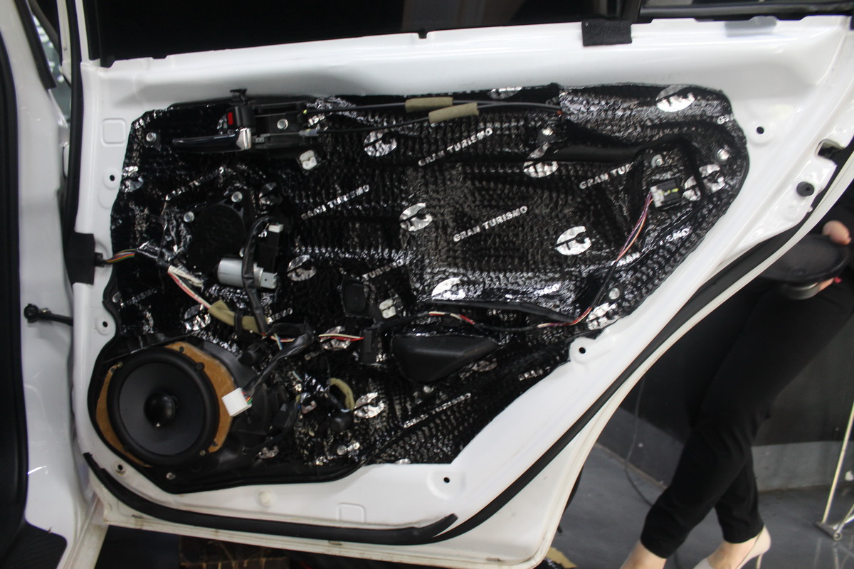 一套jbl原车车载音响多少钱,整套jbl音响