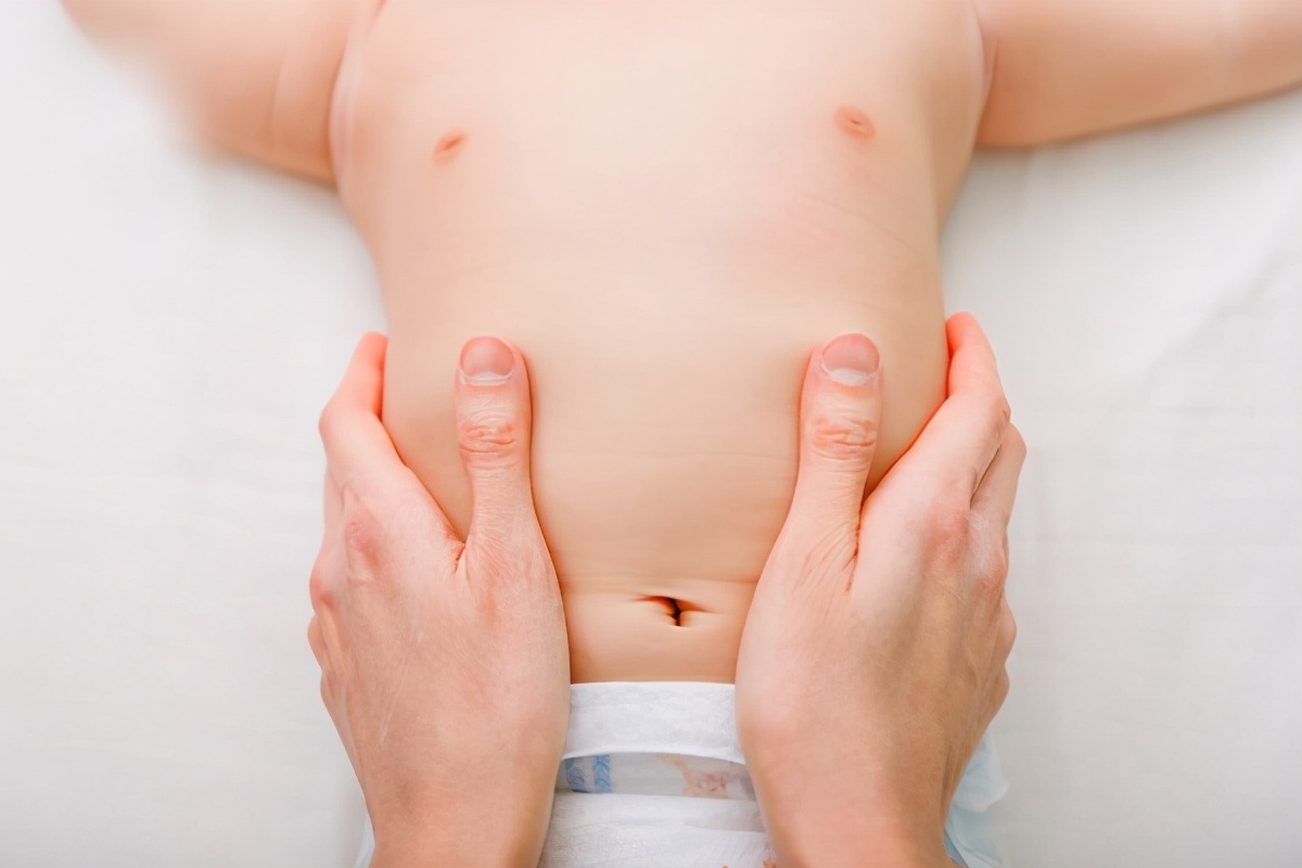 宝宝便秘睡觉可以做排气操吗,宝宝便秘肚子胀最快通便的手法