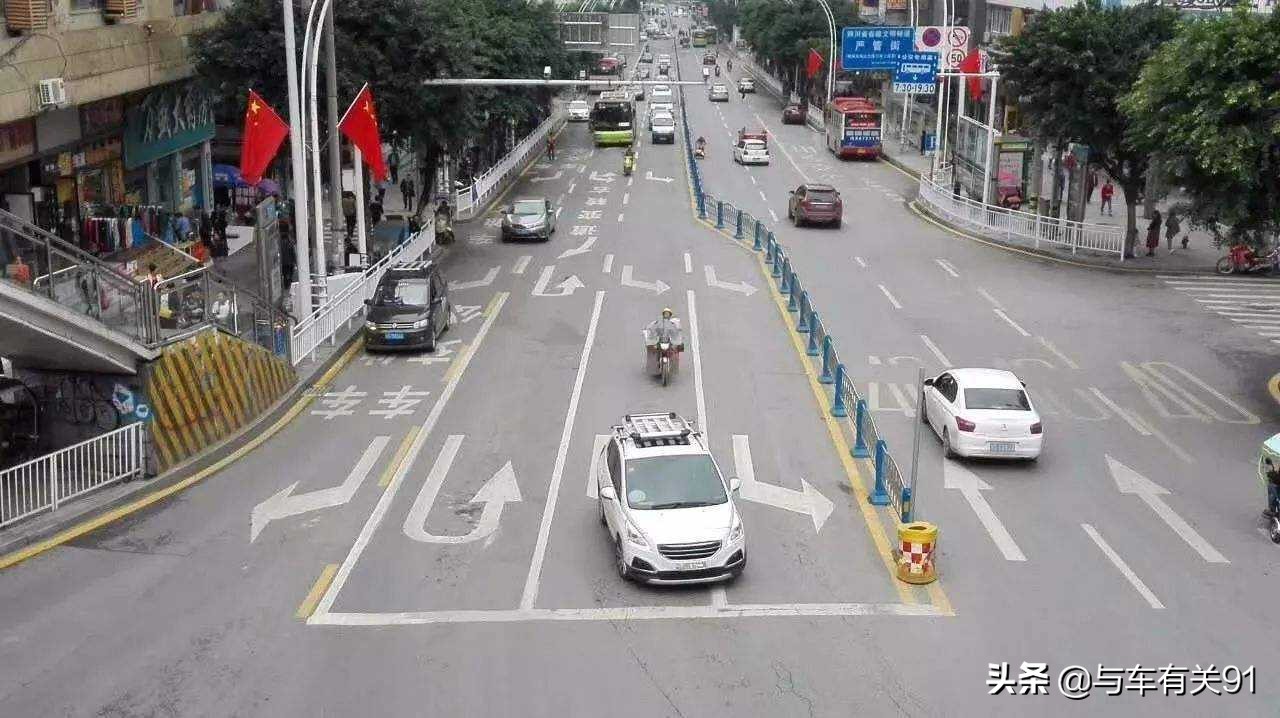 两车道左转弯的正确方法,双左转车道左转正确方法图解