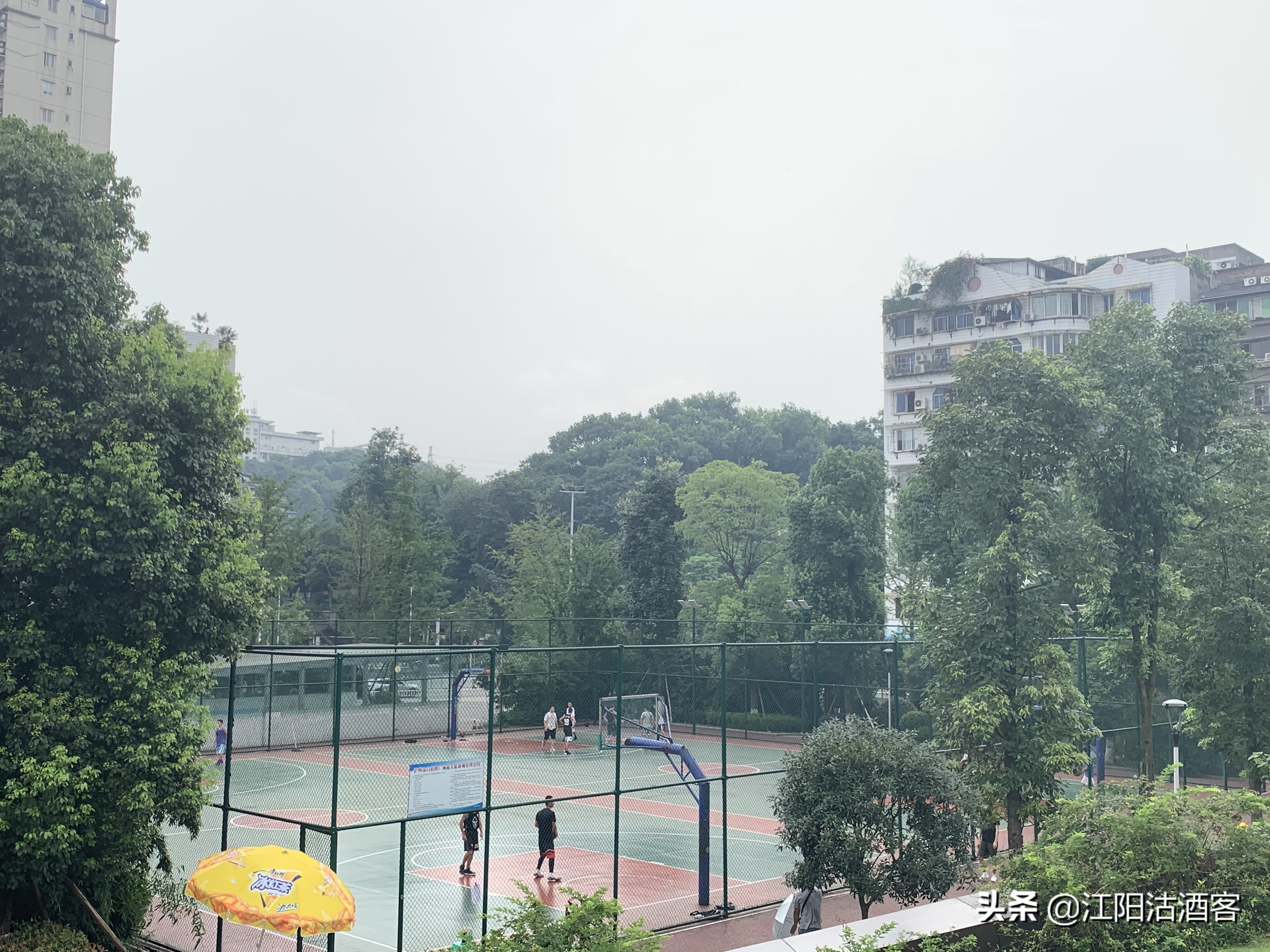 怀念1986年篮球场,回忆小时候的灯光球场