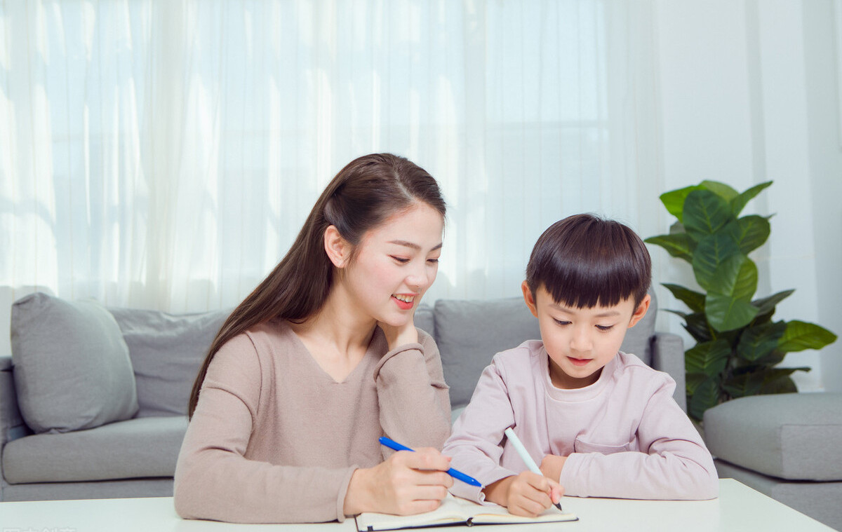 儿子小时候很机灵长大变迟钝了,从小被忽视的孩子长大后性格