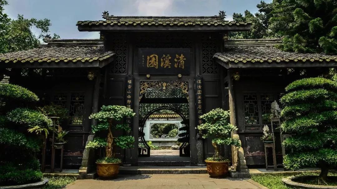 坐上公交去旅行!跟着这条101路线,带你玩遍大半个都江堰~一站一景,吃喝玩乐一网打尽!