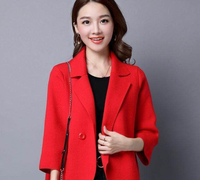 30多岁女性穿哪款大衣显气质,35岁女人大衣推荐